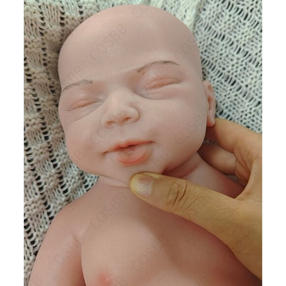 US 45cm Eyes Closed Sleeping Reborn Boy Baby Dolls 6.16lbs Full Silicone Dolls - Picture 4 of 10